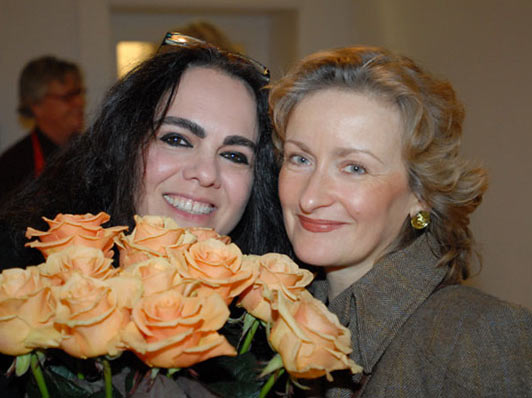 Yael Katz Ben Shalom, Leiterin der Galerie Artneuland Berlin, und JF, Dezember 2007